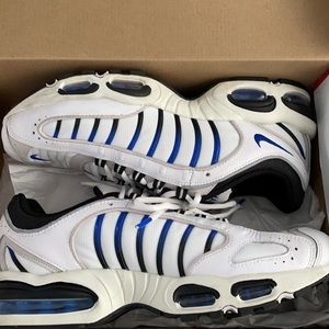 Men’s size 11 Air Max Tailwond IV